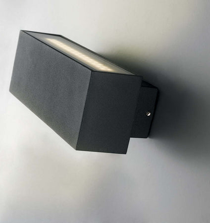 Applique Led Agera Nero 2X8W 550Lm 4000K Ip54 18X7X6,5Cm Illuminazione/Illuminazione per interni/Illuminazioni per pareti/Applique Led Mall Home - Napoli, Commerciovirtuoso.it