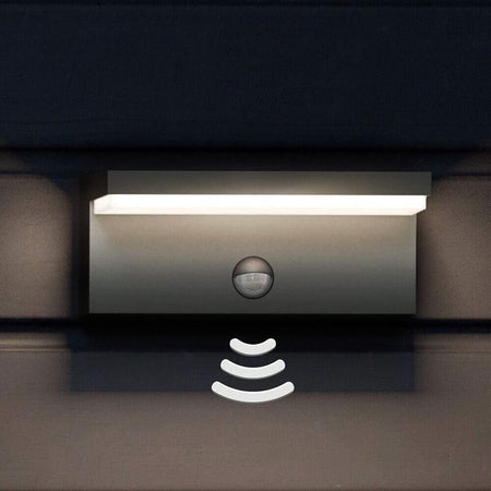Applique Led Luce Calda 10w Lampada Con Sensore Rileva Movimento Ir Nero Ip54