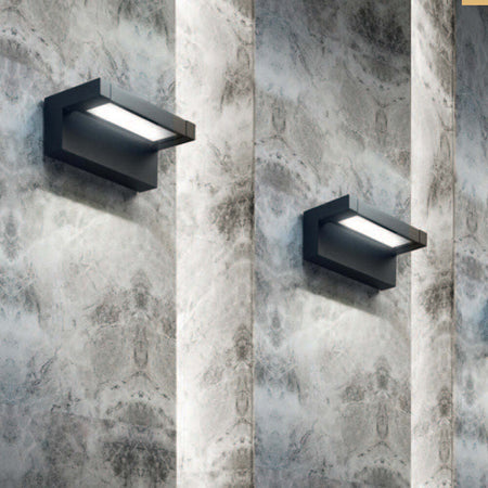 Applique-Moderna-Esterno-Corner-Alluminio-Nero-Led-18W