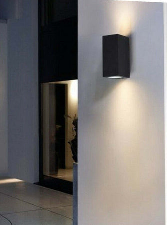 Applique Parete Doppia Emissione Attacco Gu10 Lampada Moderna Es55 Up & Down Ip65 Articoli da Giardino > Illuminazione da esterno > Applique da esterno Trade Shop italia - Napoli, Commerciovirtuoso.it