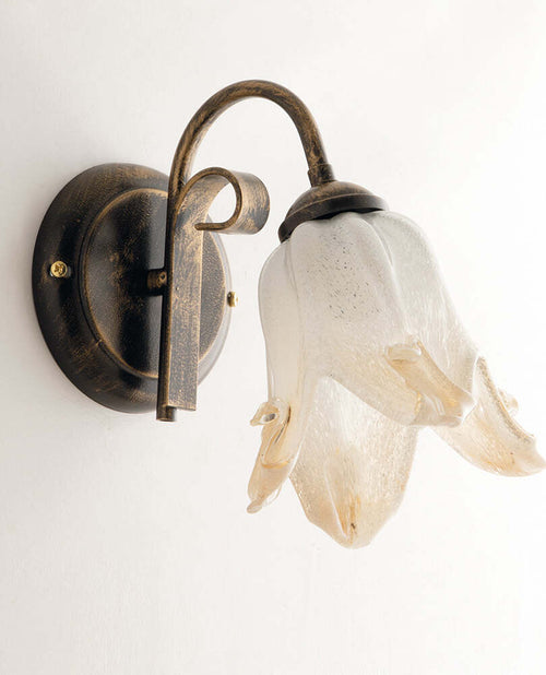 Applique-Rustico-1-Luce-Ferro-Marrone-e-Oro-Vetro-Ambra-Serie-Forgiato