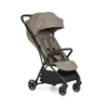 BE COOL Passeggino AIRFOLD - colore TOASTED - con telaio in alluminio robusto, chiusura automatica e dimensioni adatte alle cabine degli aerei, adatto dalla nascita fino a 22 kg, con sospensioni su 4 ruote e finiture in similpelle