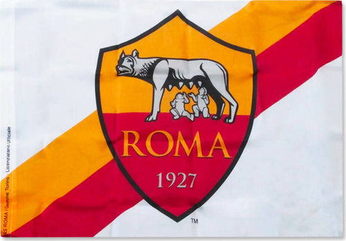 As Roma Bandiera Della Roma Ufficiale Con Ologramma Del Club 100 X 150cm Fondo Bianco Da Appendere Al Balcone, Da Portare Allo Stadio O Da Tenere In Camera Sport e tempo libero/Fan Shop/Calcio/Bandiere e gagliardetti Il Distintivo - Pesaro, Commerciovirtuoso.it