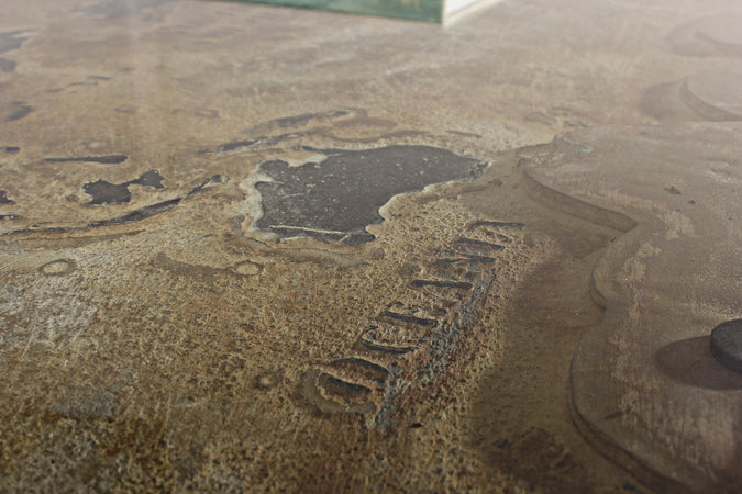 Tavolo Atlantide rettangolare, con struttura in acciaio anticato, piano in vetro e mdf da 160 x 90 cm