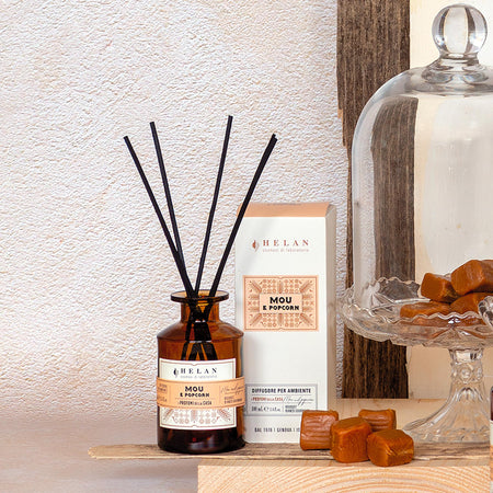 Helan Mou e Popcorn - Profumatore per Ambienti, Profumo Ambiente con Bastoncini per Diffusori con Latte Condensato, Mandorla, Pesca, Idee Regalo Deodorante e Profumatori Ambiente 100 ml, Made in Italy - Naturopatica shop & therapy