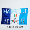 Bandiera Con Coppe Trofei Italia 3? Scudetto Calcio Squadra Napoli 90x140 Cm Sport e tempo libero/Fan Shop/Calcio/Bandiere e gagliardetti Trade Shop italia - Napoli, Commerciovirtuoso.it
