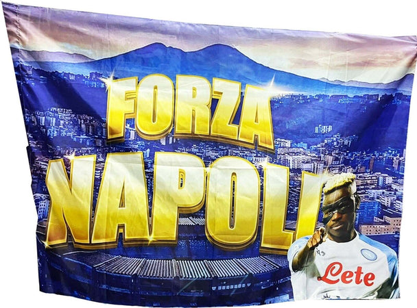 Bandiera Forza Napoli 3 Scudetto Victor Osimhen Vesuvio Campione Italia 90x140cm Sport e tempo libero/Fan Shop/Calcio/Bandiere e gagliardetti Trade Shop italia - Napoli, Commerciovirtuoso.it