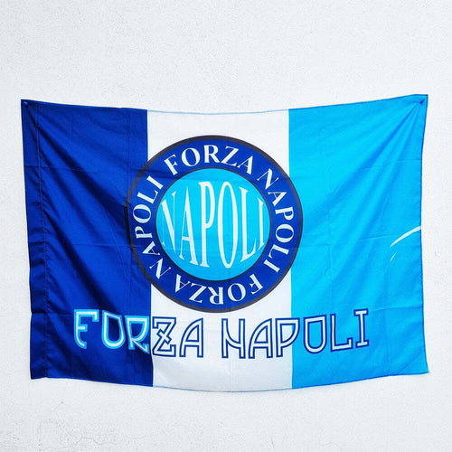 Bandiera Forza Napoli Scudetto Calcio Squadra Blu Bianco Azzurro 90x140 Cm Sport e tempo libero/Fan Shop/Calcio/Bandiere e gagliardetti Trade Shop italia - Napoli, Commerciovirtuoso.it