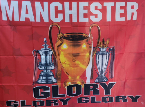 Bandiera Manchester United Orizzontale Glory Glory Glory Uso Interno Ed Esterno Con Fodero per Asta Sport e tempo libero/Fan Shop/Calcio/Bandiere e gagliardetti Il Distintivo - Pesaro, Commerciovirtuoso.it