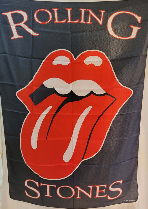 Bandiera Rolling Stones Cm 100 X 150 Verticale Uso Interno Ed Esterno Sport e tempo libero/Fan Shop/Articoli per la casa/Quadro/Stampe e poster Il Distintivo - Pesaro, Commerciovirtuoso.it