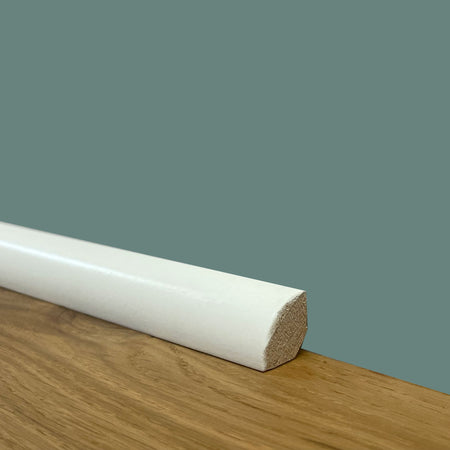 100 metri lineari di Profilo Basolino PREMIUM in legno MASSELLO Tondo 1,5x1,5cm laccato bianco - Eternal Parquet