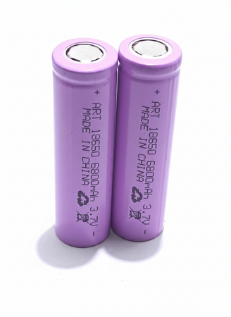 2 BATTERIE 18650 3,7V 6800mAh LITIO TESTA PIATTA SALDARE RICARICABILE PACCO BATTERIA TORCIA