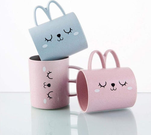 Bicchiere Tazza 400ml Con Faccine Colorate In Plastica Tazzone Latte X Colazione Casa e cucina/Stoviglie/Piatti ciotole e vassoi/Tazze e piattini/Tazze e tazzine da caffè Trade Shop italia - Napoli, Commerciovirtuoso.it