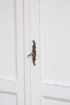 Biscottini-Armadio-Shabby-in-legno-massello-di-tiglio-finitura-bianca-anticata-L130xPR57xH210-cm.-Made-in-Italy