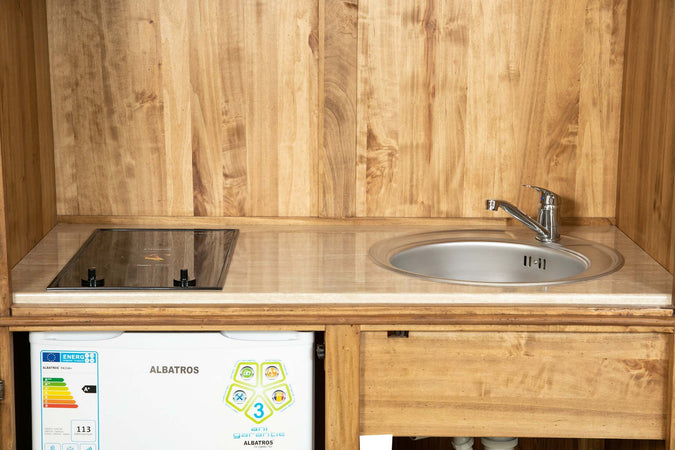 Biscottini-CREDENZA-CUCINA-IN-LEGNO-MASSELLO-DI-TIGLIO-FINITURA-NATURALE-L130XPR60XH115-CM.-MADE-IN-ITALY