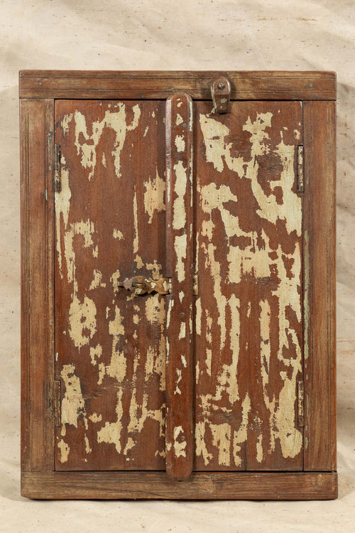 Biscottini-Finestra-finestrina-grata-in-legno-massello-e-in-ferro-antica-e-vecchia-medievale-con-telaio-da-interno-o-da-esterno