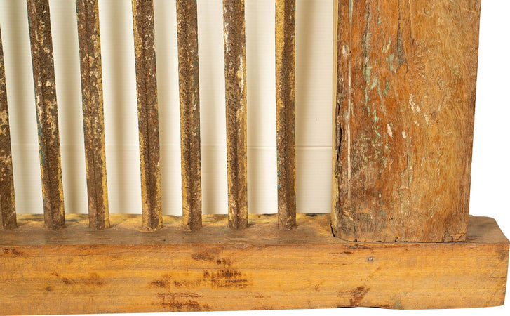 Biscottini-Finestra-finestrina-grata-in-legno-massello-e-in-ferro-antica-e-vecchia-medievale-con-telaio-da-interno-o-da-esterno