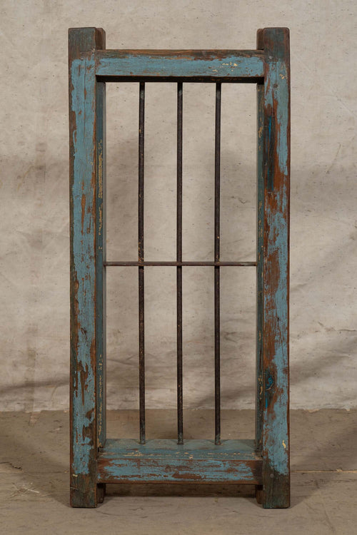 Biscottini-Finestra-finestrina-grata-porta-in-legno-massello-e-in-ferro-antica-e-vecchia-con-telaio-da-interno-o-da-esterno