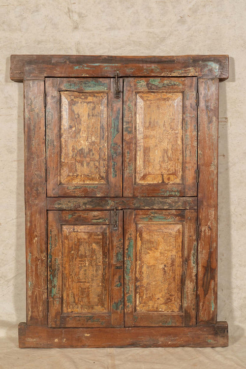 Biscottini-Finestra-finestrina-grata-porta-in-legno-massello-e-in-ferro-antica-e-vecchia-con-telaio-da-interno-o-da-esterno