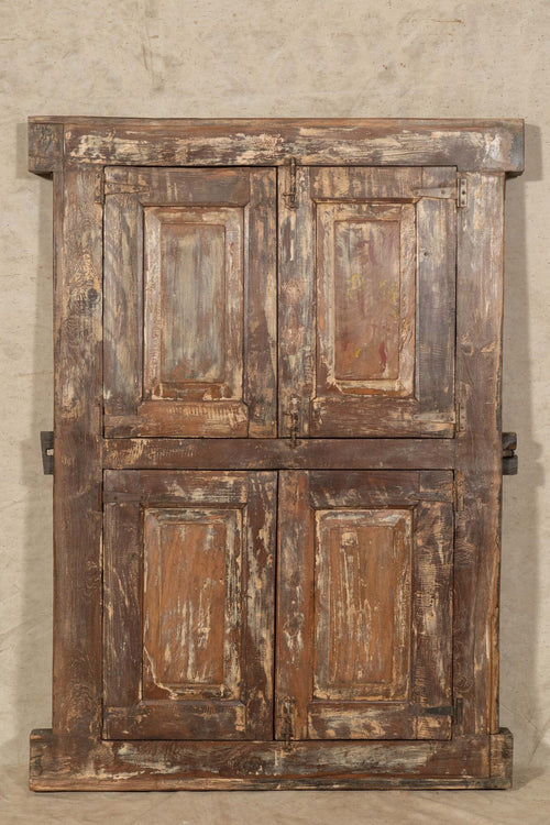 Biscottini-Finestra-finestrina-grata-porta-in-legno-massello-e-in-ferro-antica-e-vecchia-con-telaio-da-interno-o-da-esterno