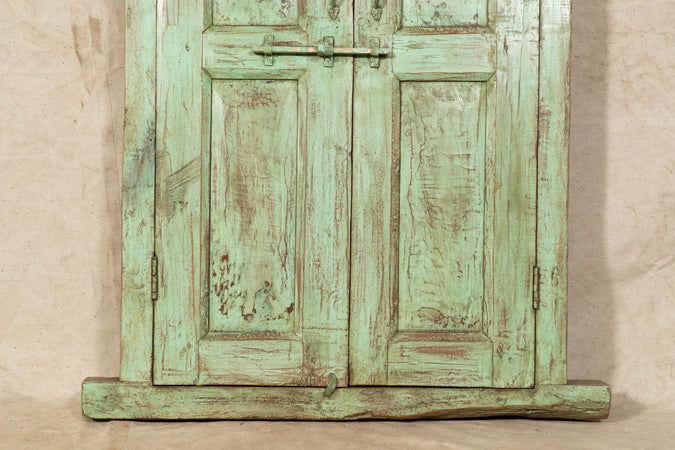 Biscottini-Finestra-finestrina-grata-porta-in-legno-massello-e-in-ferro-antica-e-vecchia-con-telaio-da-interno-o-da-esterno