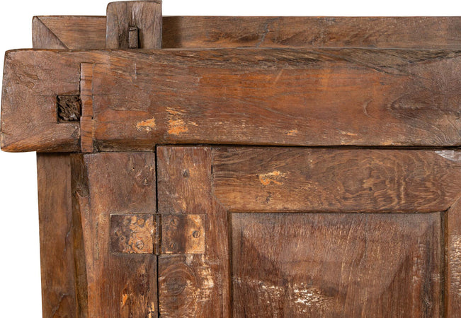 Biscottini-Finestra-finestrina-grata-porta-in-legno-massello-e-in-ferro-antica-e-vecchia-con-telaio-da-interno-o-da-esterno