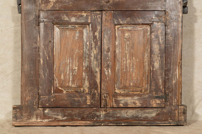 Biscottini-Finestra-finestrina-grata-porta-in-legno-massello-e-in-ferro-antica-e-vecchia-con-telaio-da-interno-o-da-esterno