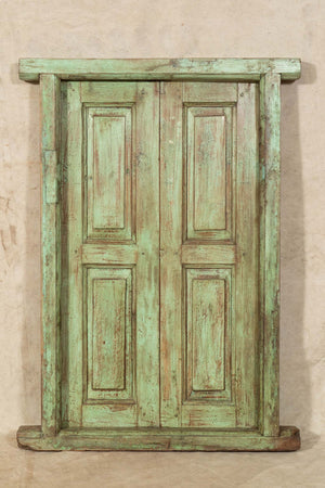 Biscottini-Finestra-finestrina-grata-porta-in-legno-massello-e-in-ferro-antica-e-vecchia-con-telaio-da-interno-o-da-esterno