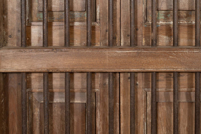 Biscottini-Finestra-finestrina-grata-porta-in-legno-massello-e-in-ferro-antica-e-vecchia-con-telaio-da-interno-o-da-esterno