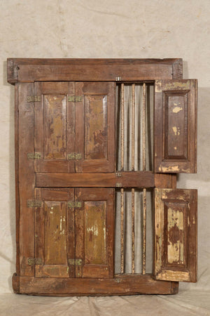Biscottini-Finestra-finestrina-grata-porta-in-legno-massello-e-in-ferro-antica-e-vecchia-con-telaio-da-interno-o-da-esterno