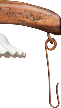 Biscottini-Giogo-lampadario-in-legno-massello-di-tiglio-finitura-noce.-Made-in-Italy