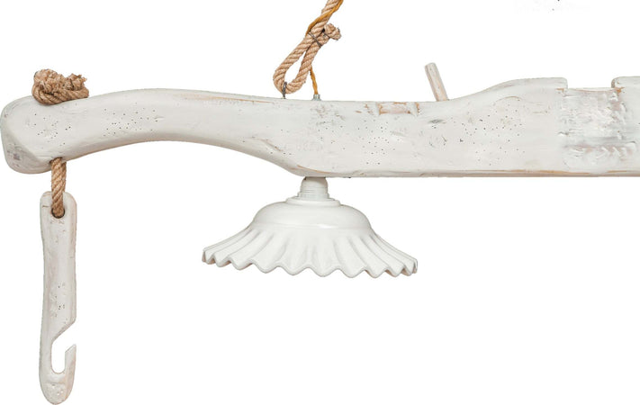 Biscottini-Giogo-lampadario-in-massello-di-tiglio-bianca-anticata-con-paralume-ondulato-Made-in-Italy