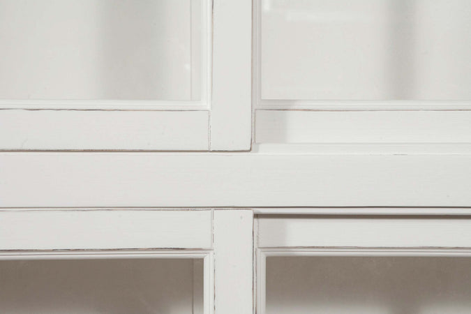 Biscottini-Libreria-vetrina-con-ante-scorrevoli-in-legno-massello-di-tiglio,-finitura-bianca-anticata-L154xPR37xH212-cm.-Made-in-Italy