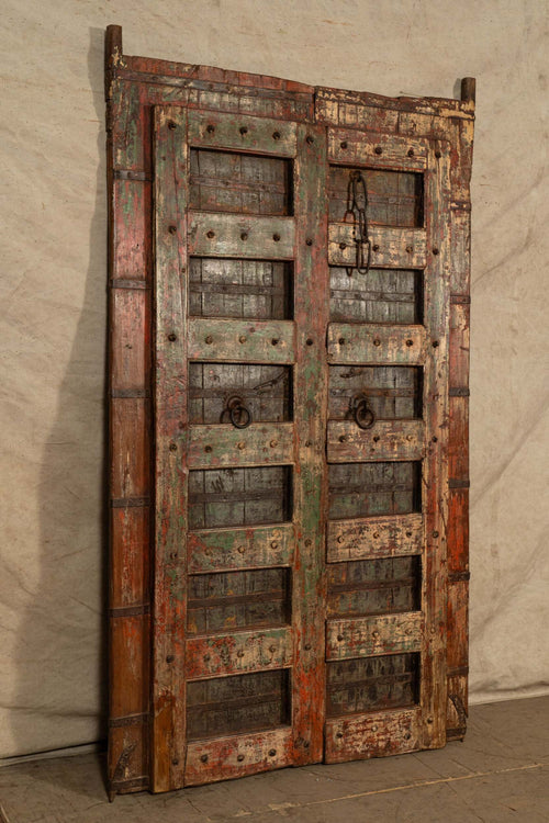Biscottini-Porta-portone-in-legno-massello-e-ferro-da-interno-o-da-esterno-vecchia-e-antica-medievale-scorrevole