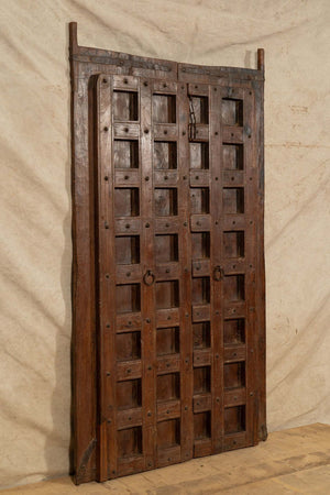 Biscottini-Porta-portone-in-legno-massello-e-ferro-da-interno-o-da-esterno-vecchia-e-antica-medievale-scorrevole