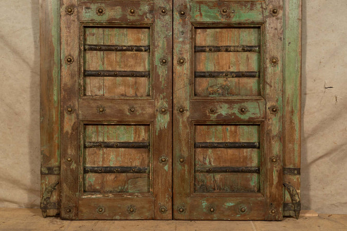 Biscottini-Porta-portone-in-legno-massello-e-ferro-da-interno-o-da-esterno-vecchia-e-antica-medievale-scorrevole