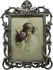 Biscottini-Portafoto-da-appoggio-a-cuore-in-resina-finitura-argento-anticata-L23,5xPR2xH32-cm