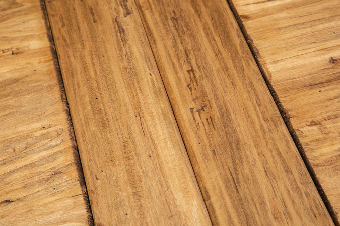 Biscottini-Tavolo-allungabile-Country-legno-massello-di-tiglio-con-struttura-bianca-anticata-piano-naturale.-Made-in-Italy