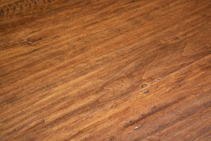 Biscottini-Tavolo-fisso-Country-in-legno-massello-di-tiglio-struttura-bianca-anticata-piano-noce.-Made-in-Italy