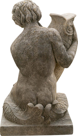 Biscottini-Vecchia-statua-in-pietra-raffigurante-un-uomo-con-un-pesce
