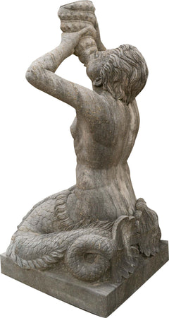 Biscottini-Vecchia-statua-in-pietra-raffigurante-un-uomo-inginocchiato