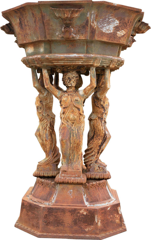 Biscottini-Vecchia-statua-raffigurante-tre-donne-in-fusione-di-ghisa