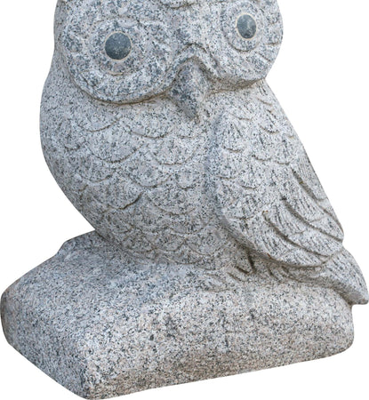 Biscottini-Vecchia-statua-raffigurante-un-gufo-in-pietra
