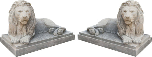 Biscottini-Vecchia-statua-raffigurante-una-coppia-di-leoni-in-pietra