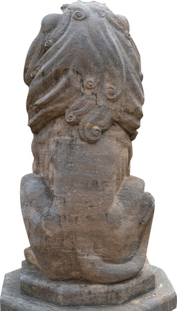 Biscottini-Vecchia-statua-raffigurante-una-coppia-di-leoni-in-pietra