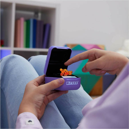 Bitzee, Cucciolo Digitale E Interattivo, Animale Elettronico Virtuale Da Accudire E Crescere, Reagisce Al Tuo Tocco, 15 Personaggi Da Collezionare, Giochi Per Bambini E Bambine, 5+ Anni Bitzee Spin Master