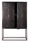 Credenza Lanford con struttura in acciaio, ante scolpite a mano, stile atmosfera