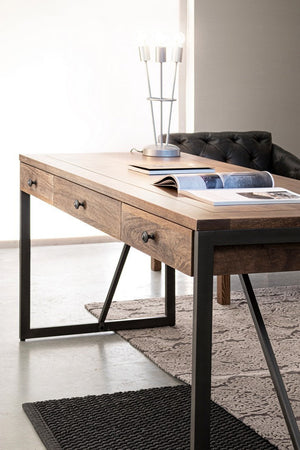 Scrivania "Calixte" con 3 cassetti, struttura in legno di mango e acciaio, stile industriale, 153x66x75.8h