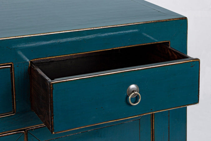 Credenza "Jinan", struttura in legno di olmo riciclato, con finitura lucida, maniglie in rame