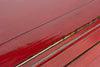 Credenza Jinan, struttura in legno di olmo riciclato, con finitura lucida, maniglie in rame